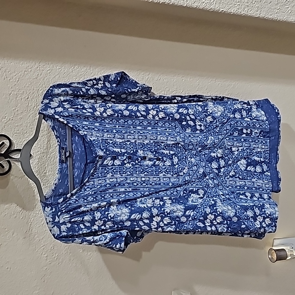 Lucky Brand Blue Cream top